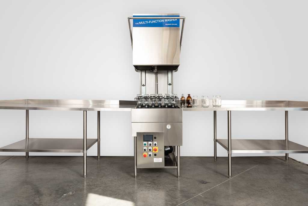 bottle washing station for food containers