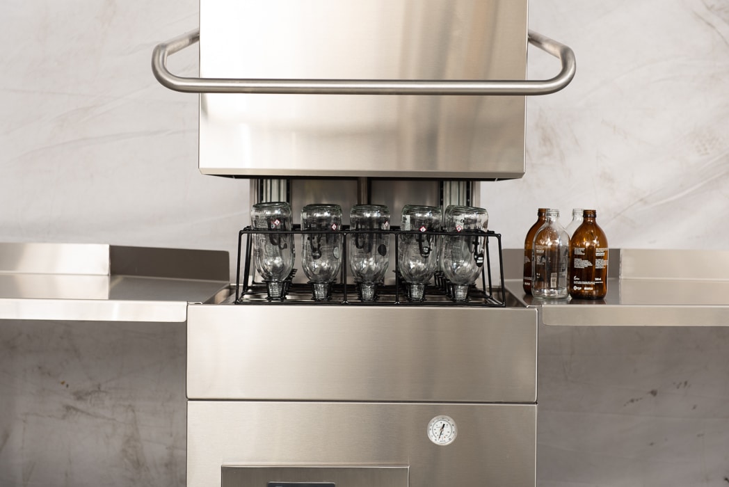 Laveuse professionnelle pour bouteilles de divers formats