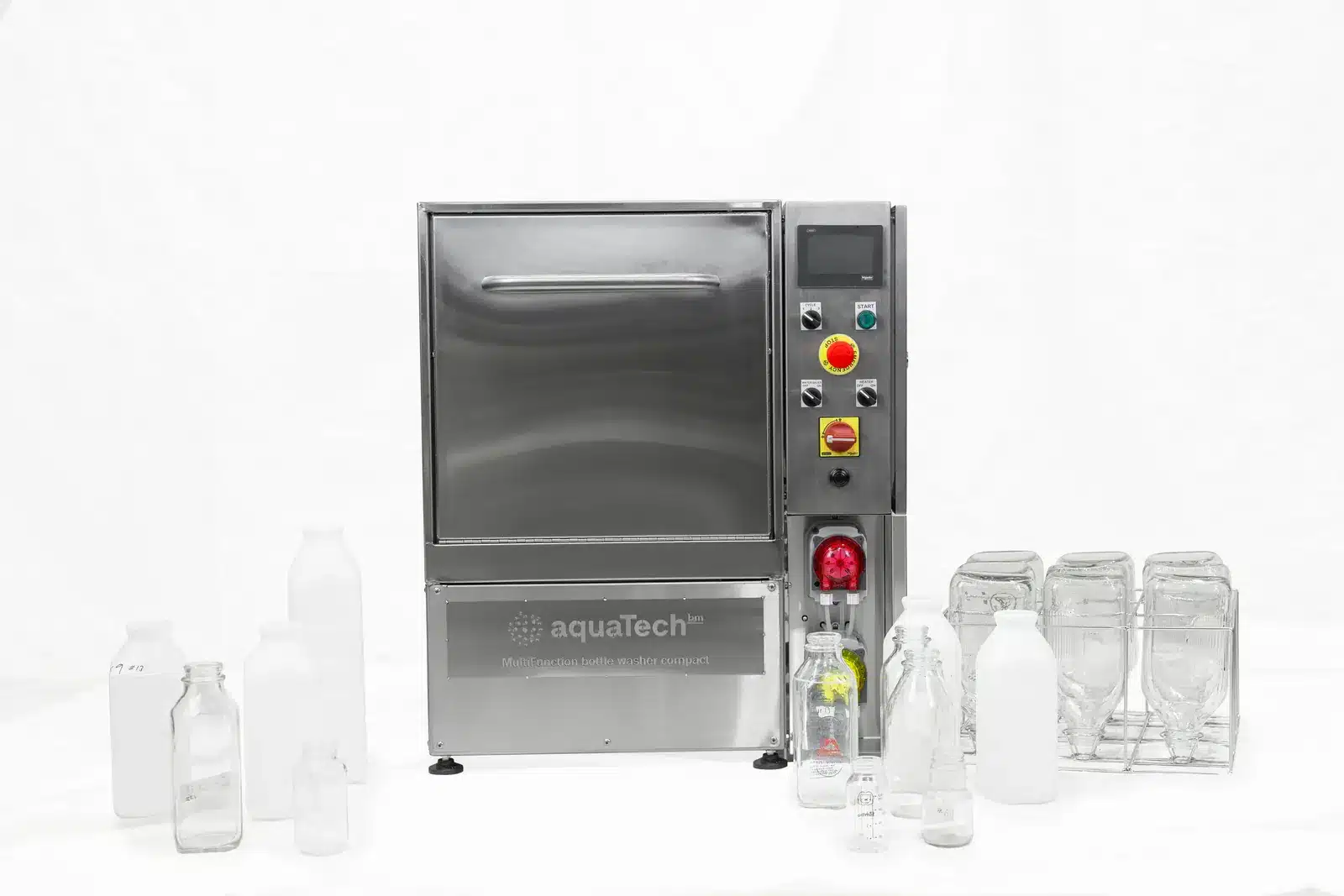 Lavadora compacta multifunción de AquaTech BM con botellas de vidrio y plástico